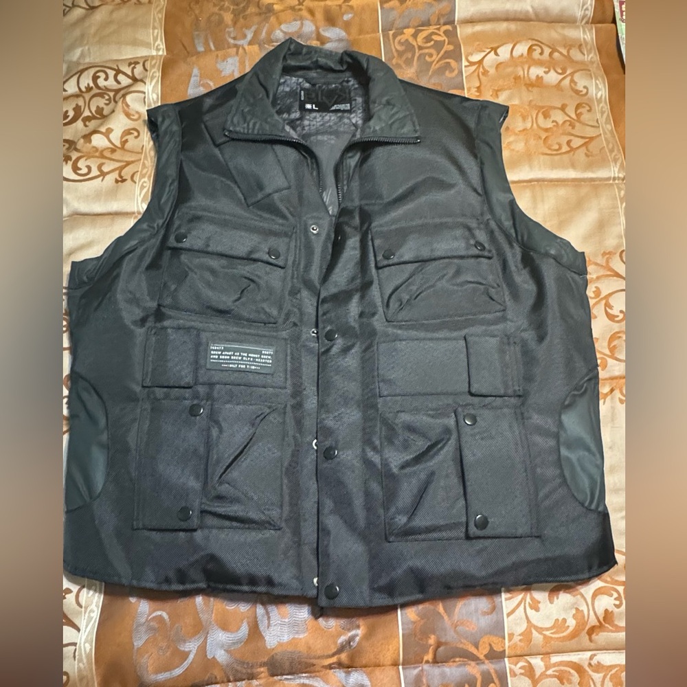 Brand new RocaWear Cargo Vest